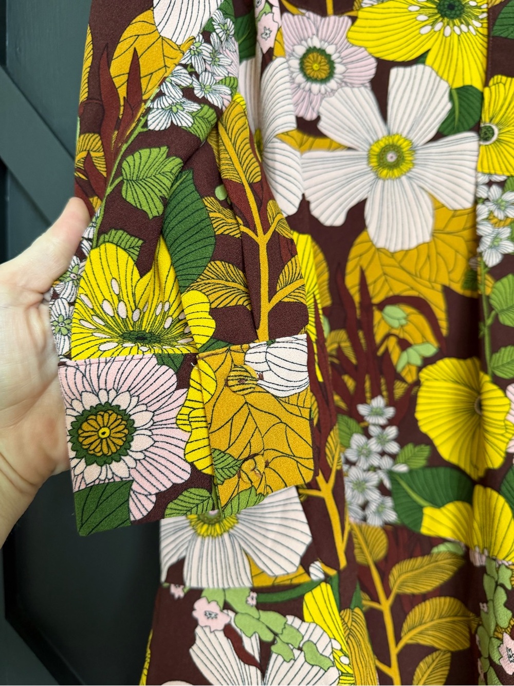 Tuckernuck Retro Floral Crepe Callahan Shirt Dress Brown Multi, Size Medium - Picture 4 of 7